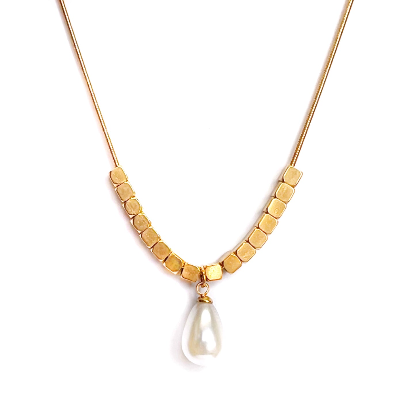 Nour necklace