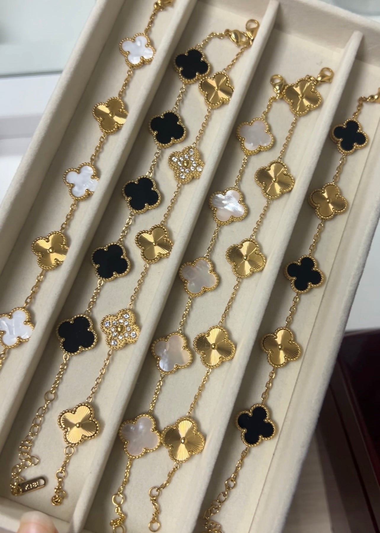 Pulsera Clover Shell || White