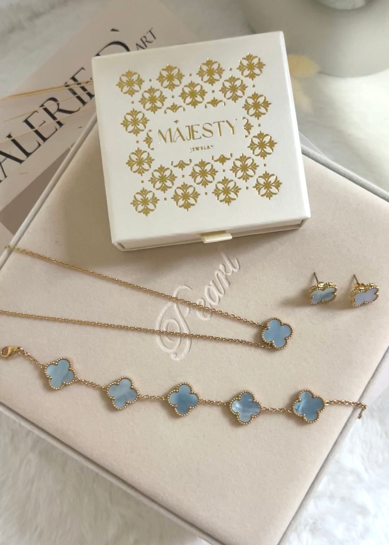 Set One Clover Natural Shell || Light Blue