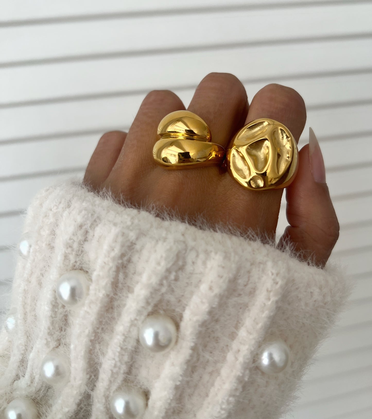 Rocky ring