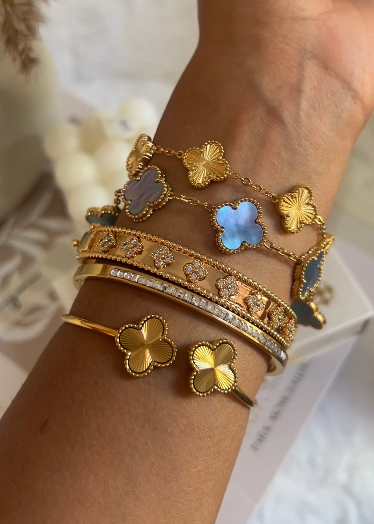 Pulsera Clover Natural Shell || Grey