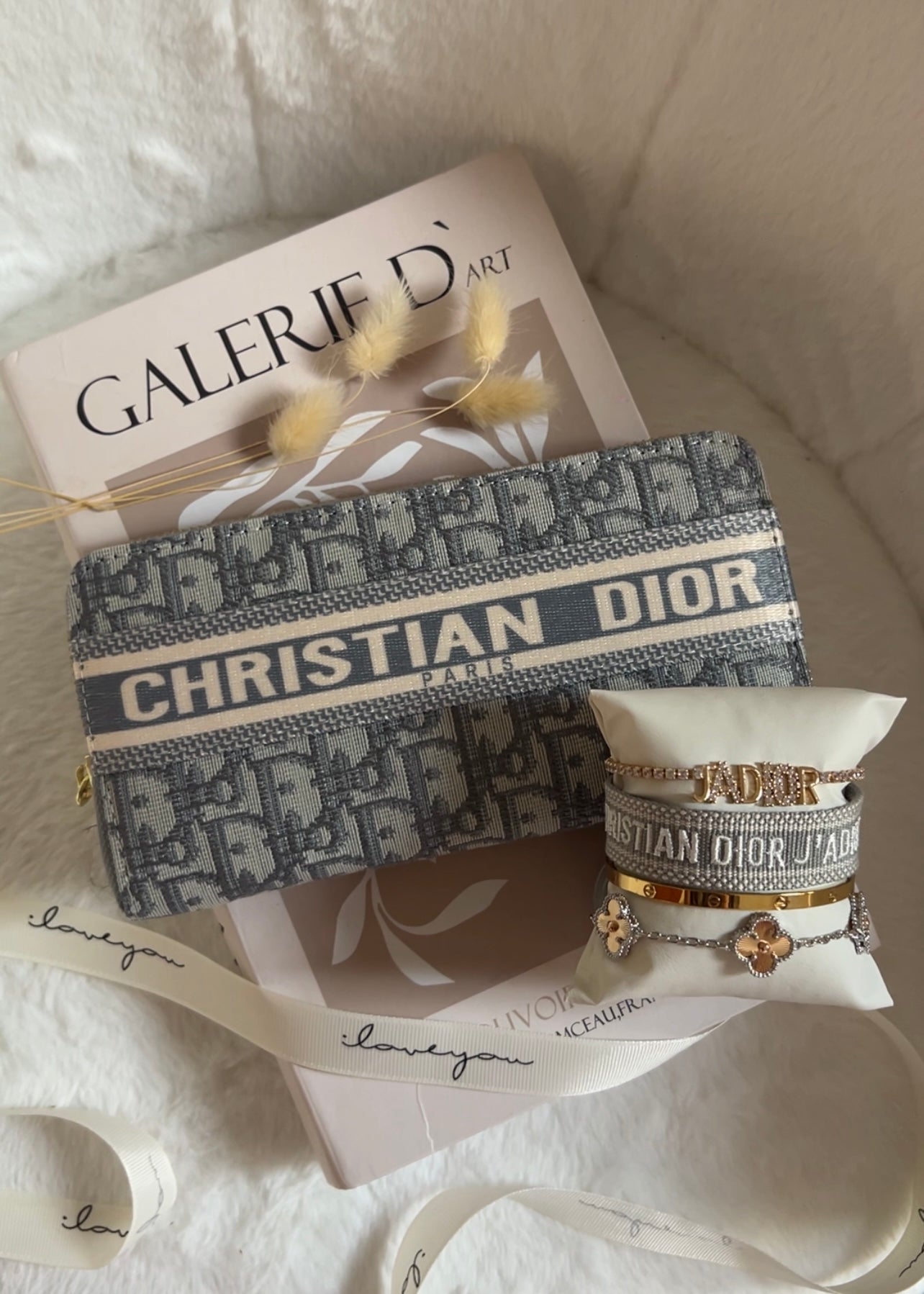 Set Christina