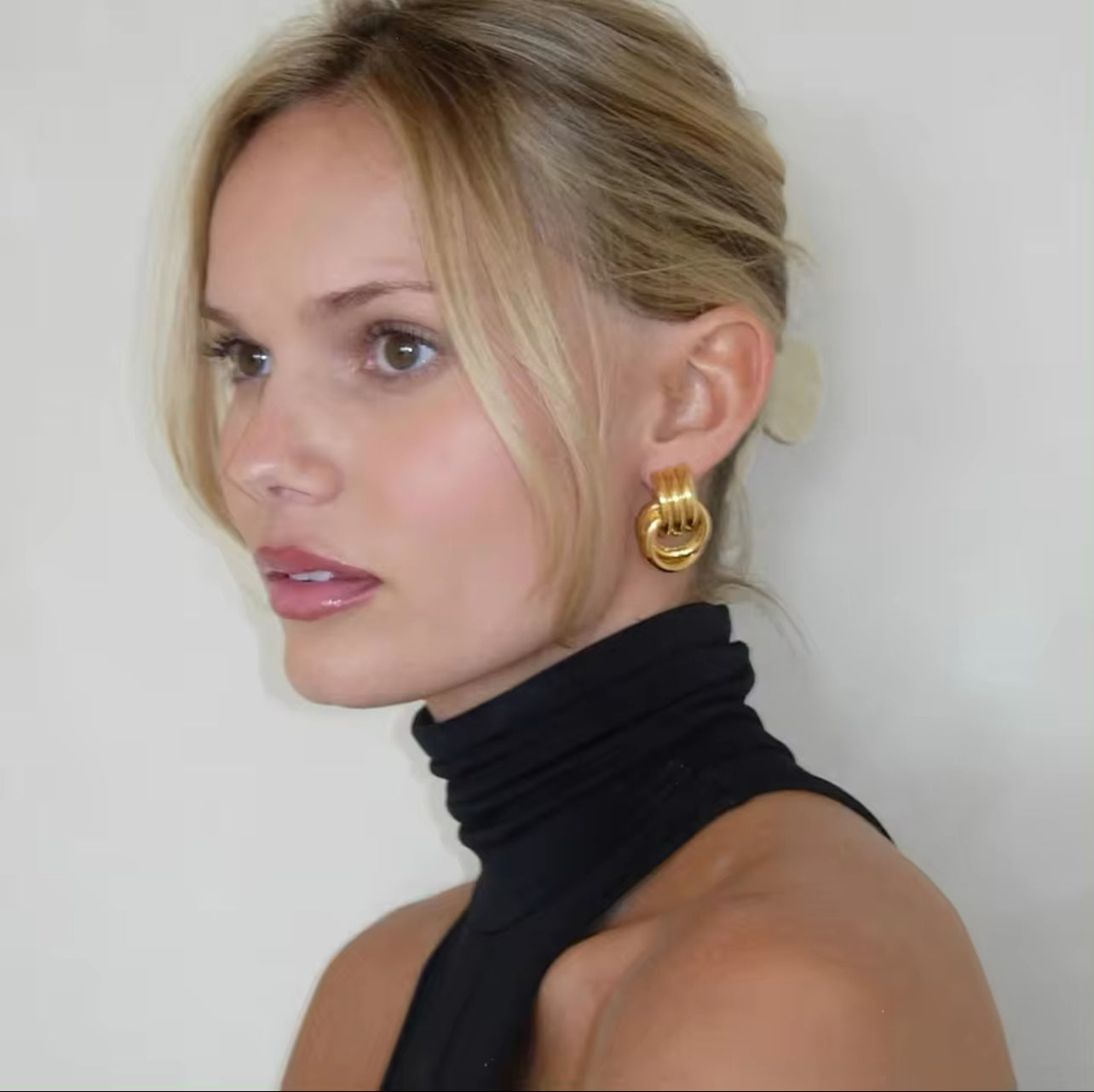 It Girl Earrings