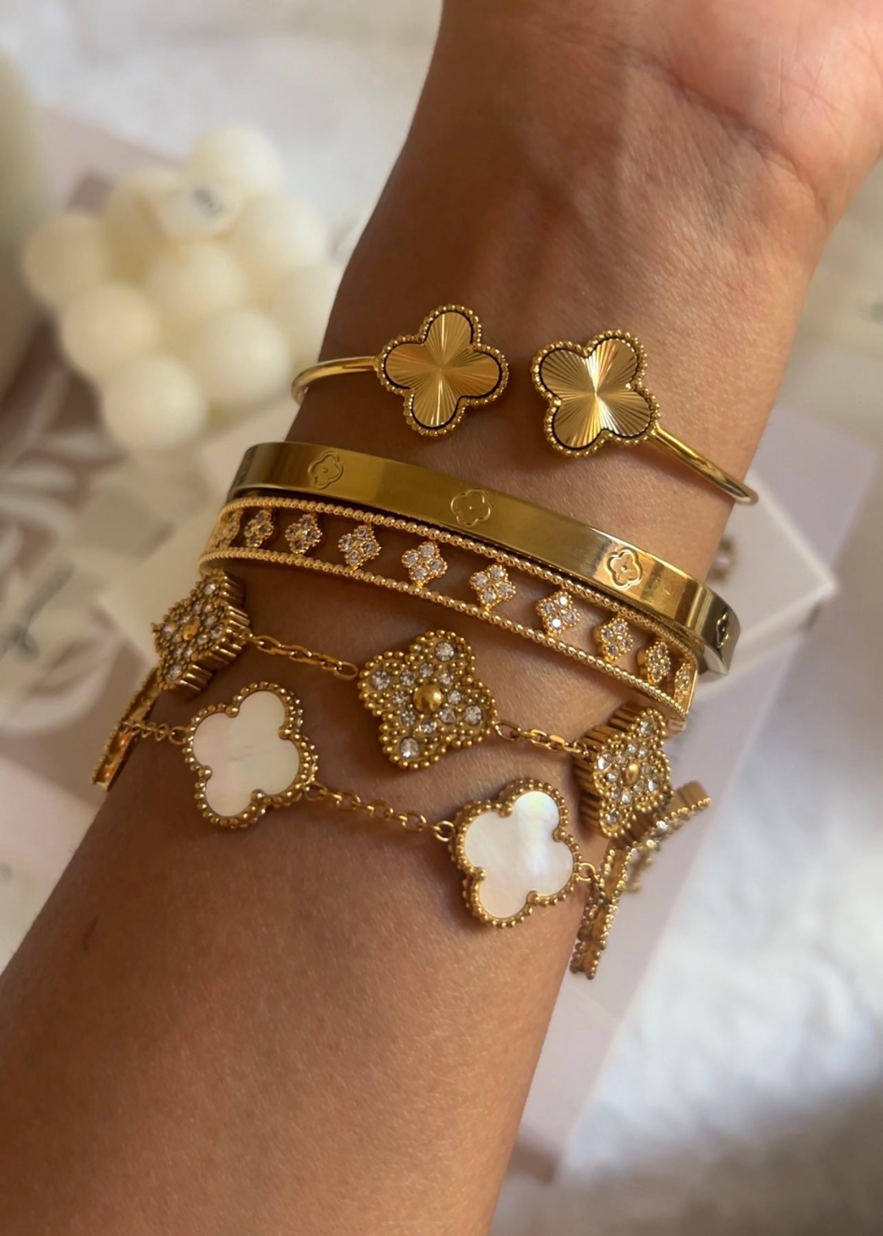 Bangle Dot Clover