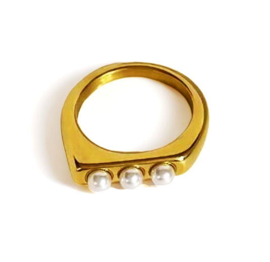 Ring mit drei Perlen