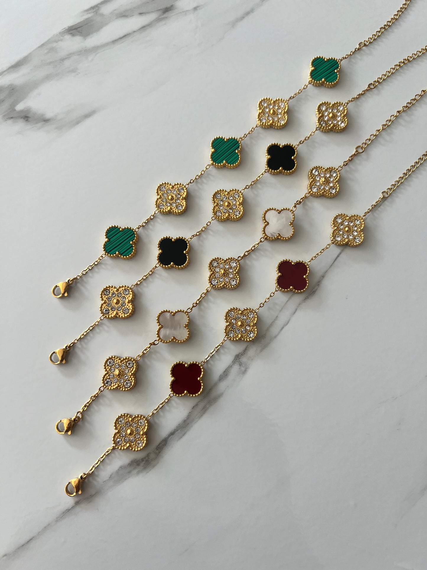 Kleeblatt- und Diamantarmband